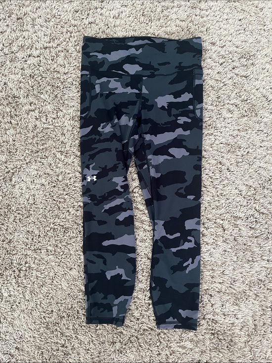 Under Armour Pants - Under Armour Black & Gray Camo Performance Leggings